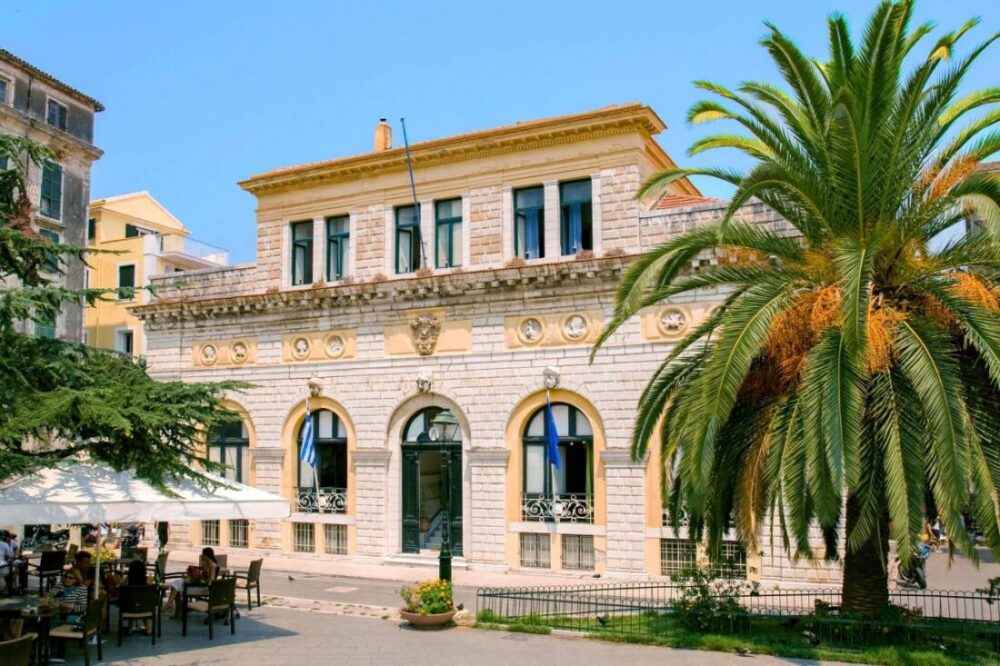 -corfu-old-town-town-hall