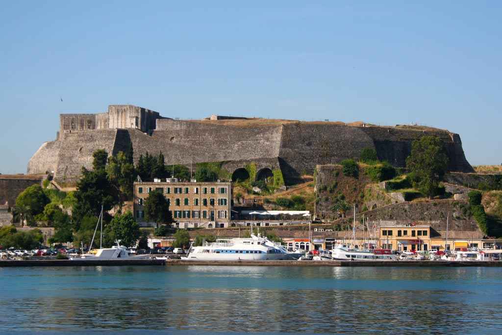 villa-claire-corfu-old-town-new-fortress